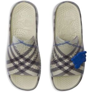 Burberry Burberry Check Rubber Stingray Slides Stingray Check Ekd Sandal $570